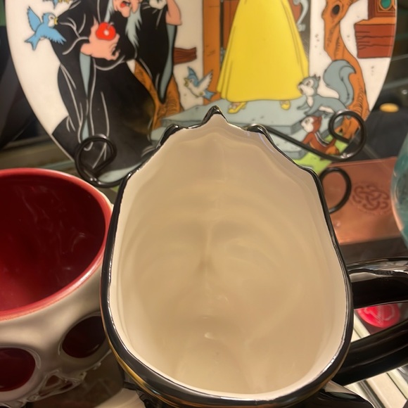 Evil Queen Mug - Picture 3 of 5